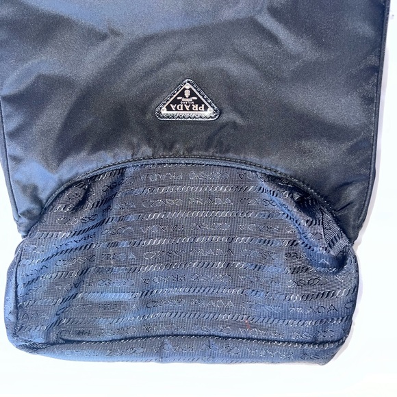 Prada Re-edition 2000 Handbag - Picture 13 of 15